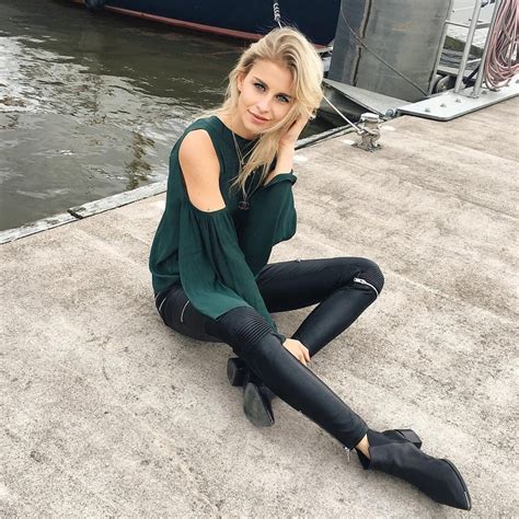 caroline daur reddit